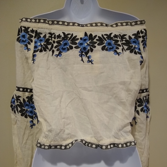 LF Seek the Label Embroidered Off Shoulder Blouse - Picture 8 of 11